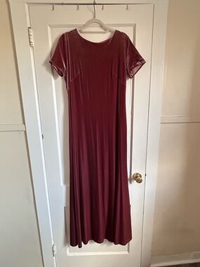 Revelry | Dresses | Revelry Vera Velvet Dress Burgundy | Poshmark